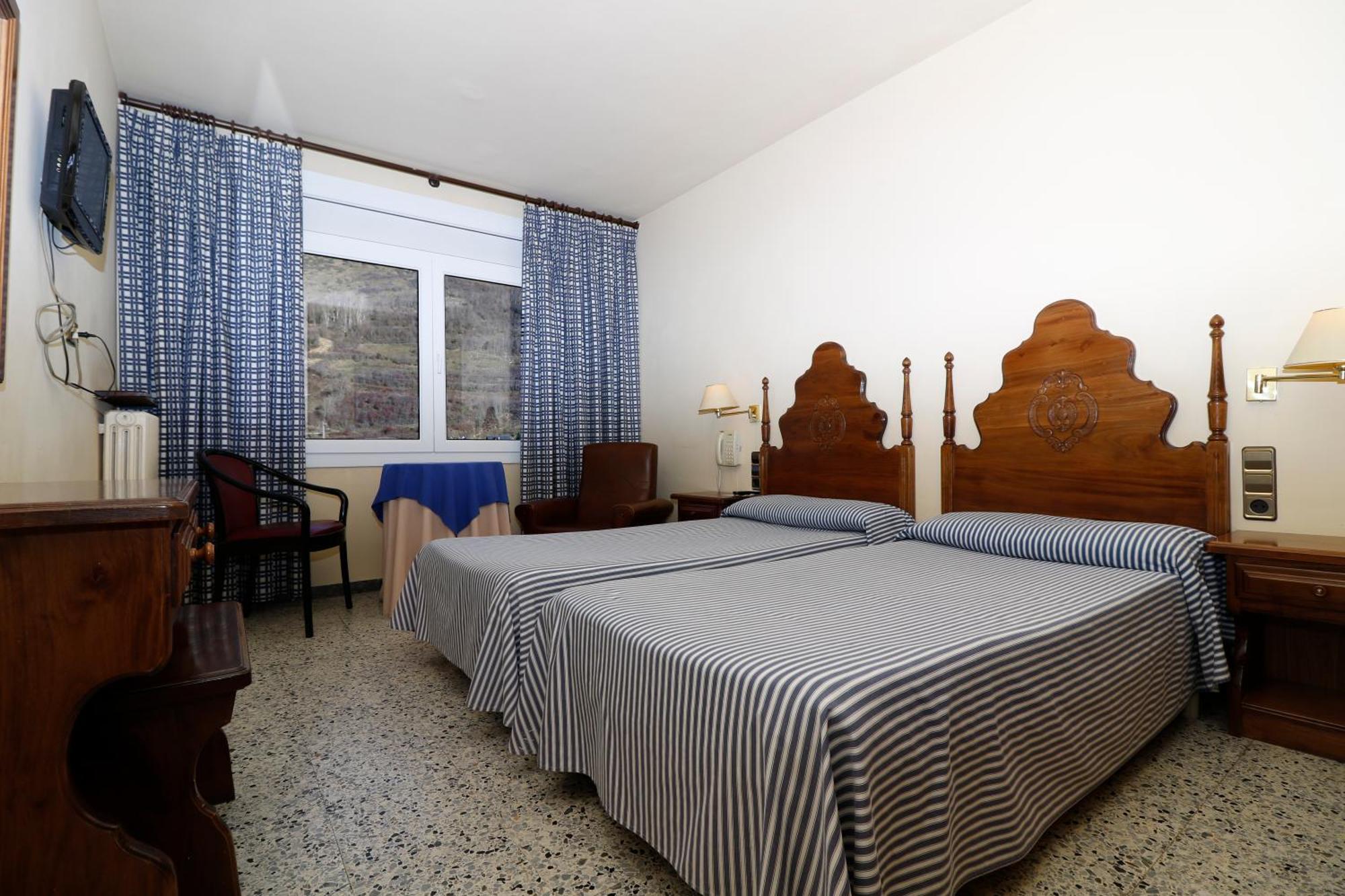 Hotel Delavall Vielha Ngoại thất bức ảnh